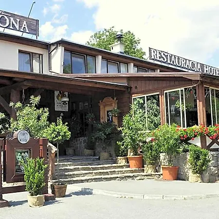 Korona 2* Klodzko
