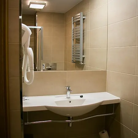 Отель Korona 2*