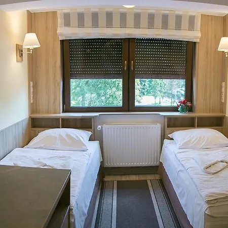 Hotel Korona 2*